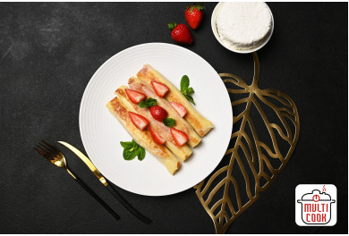 Cheese and strawberry crepes