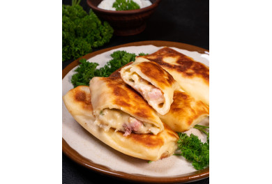 Ham and mozzarella cheese crepes