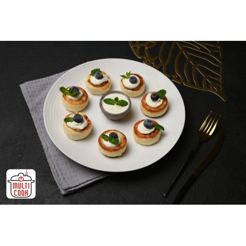 Syrnyky (cheese pancakes)